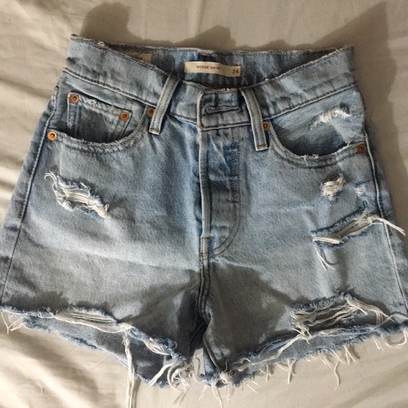 Levi’s Wedgie Short - Picture 1 of 6